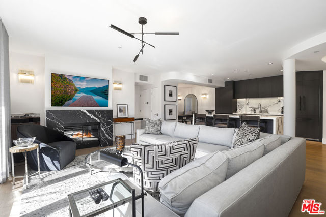 Photo of 122 N Clark Dr