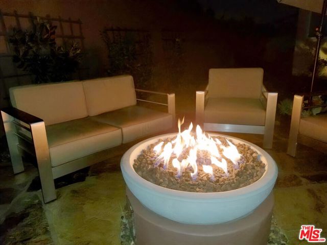 Property photo of 5912 S Halm AV