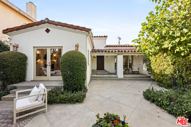 Property photo of 115 S La Peer DR