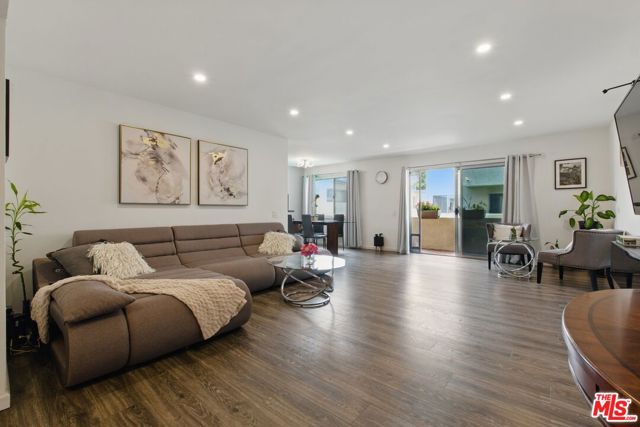 Property photo of 5400 Lindley AV