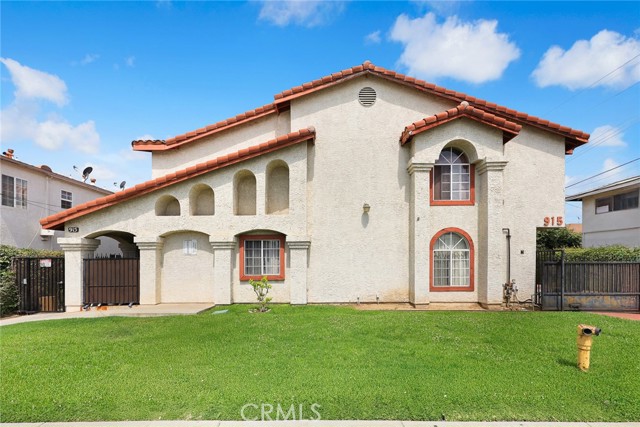 Property photo of 915 Carob WY
