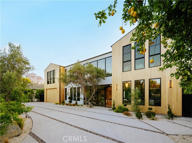 Photo of 5461 Bothwell Rd