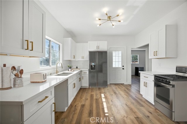 Property photo of 594 W 10th ST
