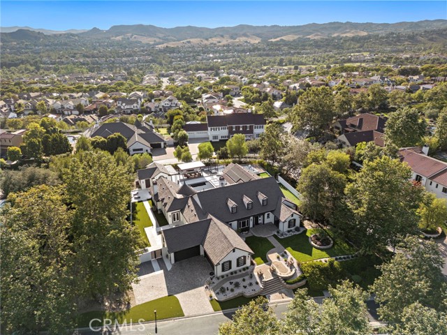Property photo of 1 Falconridge DR