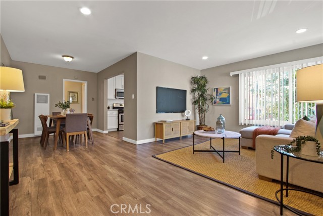 Property photo of 1327 E Appleton ST