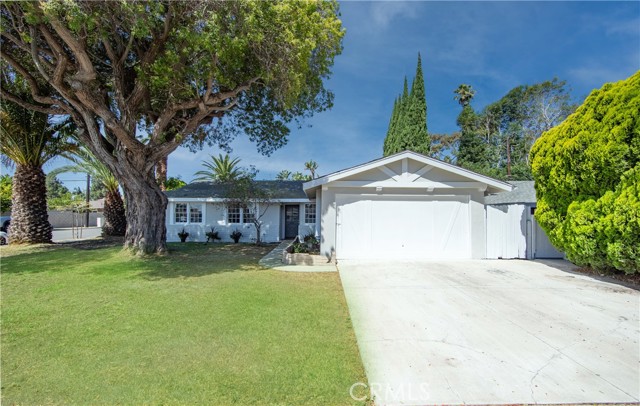 Property photo of 16271 Fairway LN