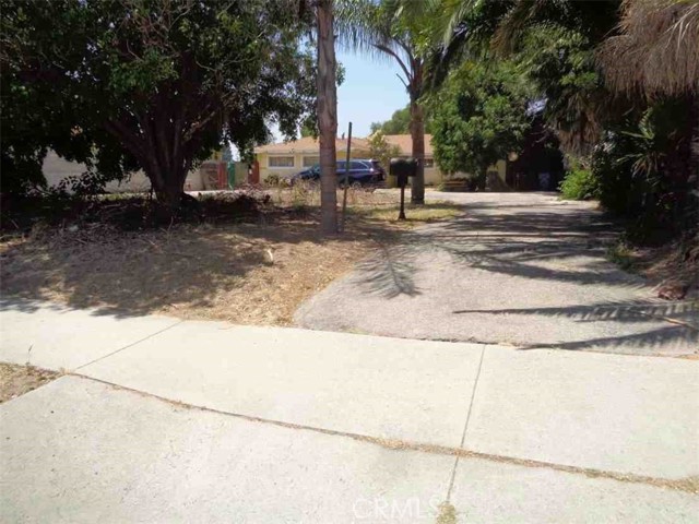 Property photo of 8801 Hayvenhurst AV
