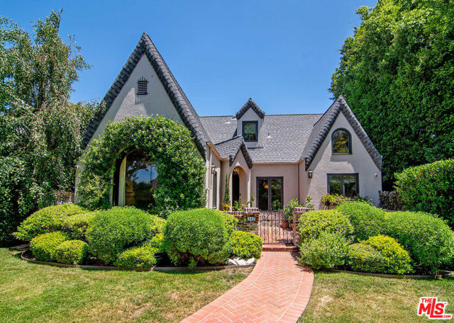 Property photo of 342 N Citrus AV
