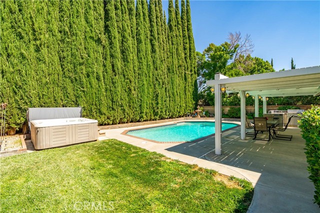Property photo of 42944 Burlwood DR