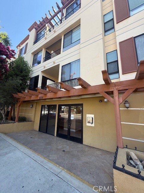 Property photo of 6938 Laurel Canyon BL