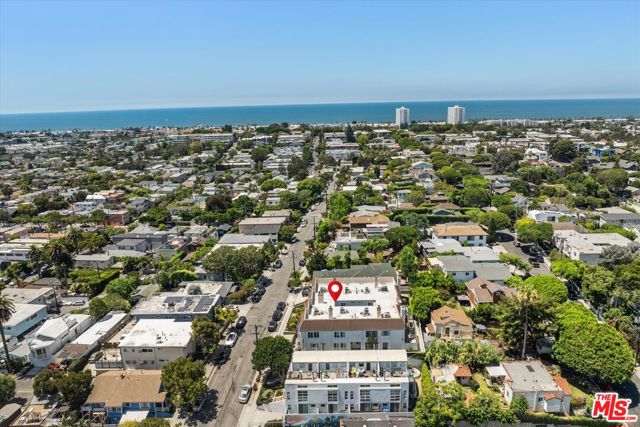 Photo of 737 Pier Av