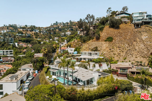 Property photo of 8411 Hollywood BL