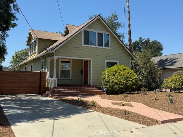 Property photo of 881 Winona AV
