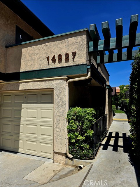 Property photo of 14927 Leffingwell RD
