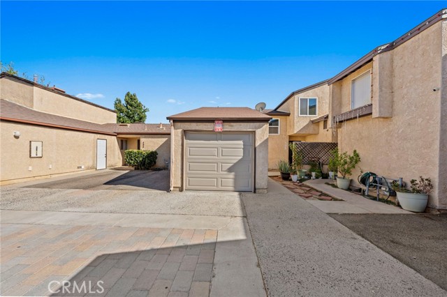 Property photo of 596 Parkview DR