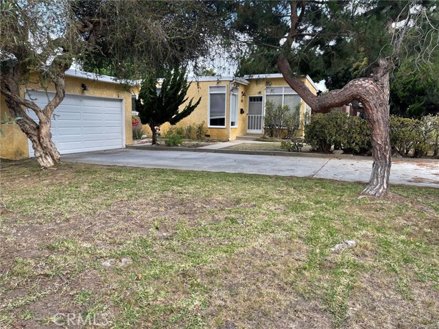 Property photo of 875 Calle De Arboles