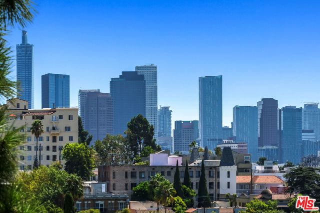 Property photo of 421 S La Fayette Park PL