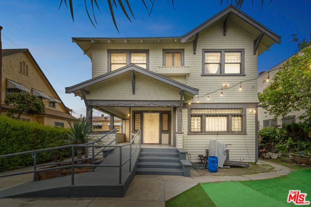 Property photo of 1946 S La Salle AV