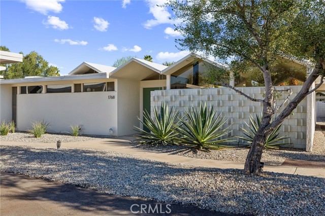 Property photo of 1768 S Araby DR