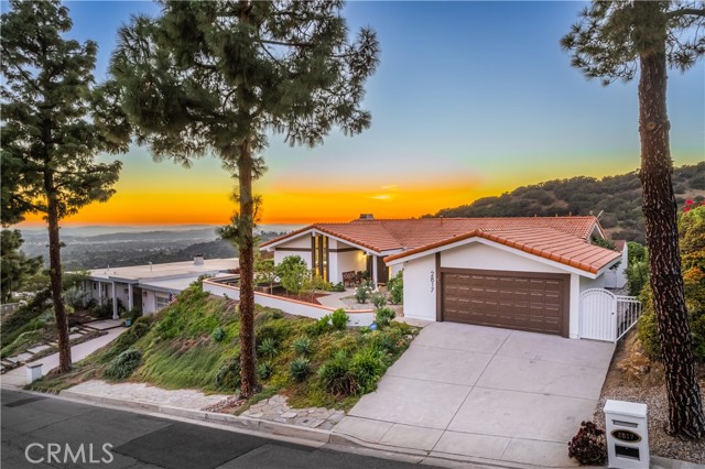 Property photo of 2817 N Mountain