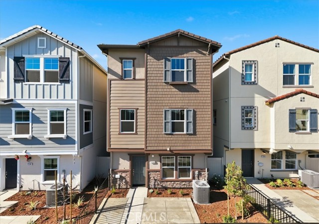 Photo of 2520 Iconic St