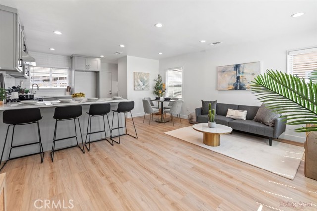 Photo of 128 S Citrus Av