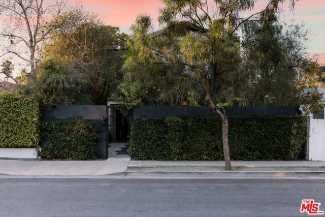 Property photo of 657 Milwood AV