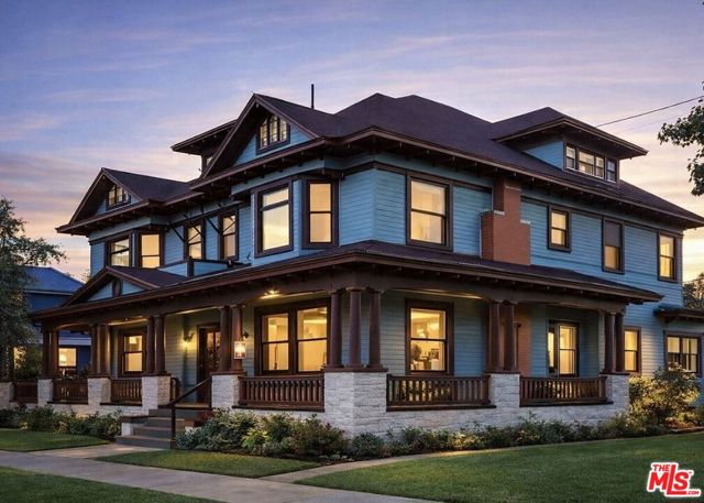 Property photo of 3977 S Budlong AV