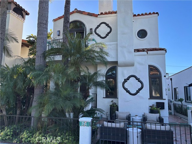 Property photo of 215 Glendora