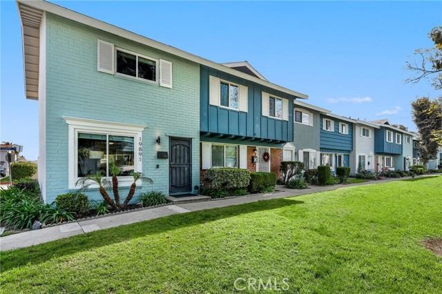 Property photo of 19891 Coventry LN