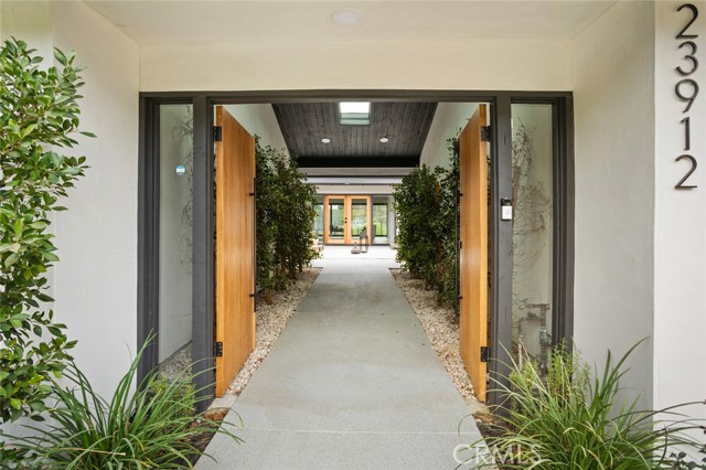 Property photo of 23912 Hillhurst DR