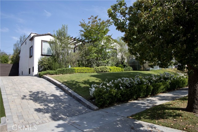 Property photo of 1029 Keniston AV
