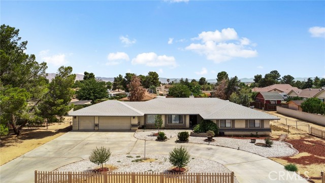 Property photo of 18969 Shoshonee RD