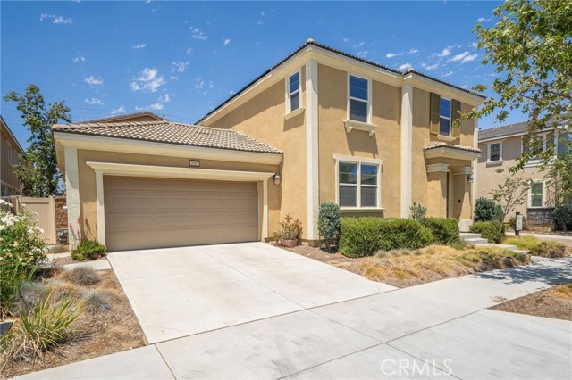 Property photo of 3203 E Mt Rainier DR