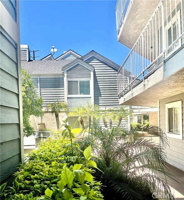 Property photo of 628 Daisy AV