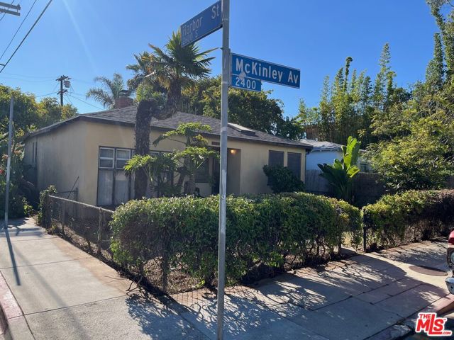 Property photo of 2433 Mckinley AV
