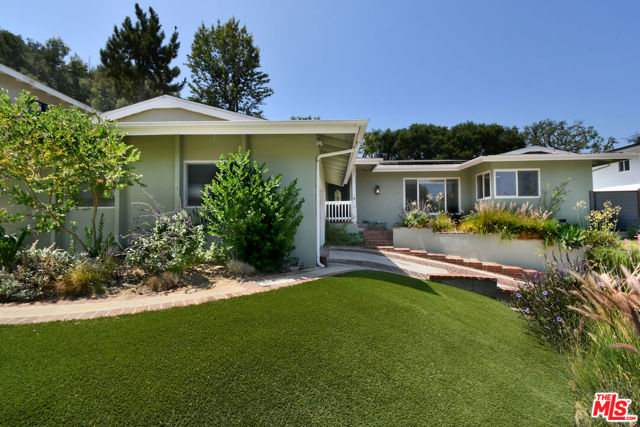 Property photo of 3421 Castlewoods PL