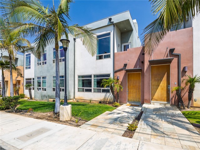 Property photo of 1225 E Grand AV
