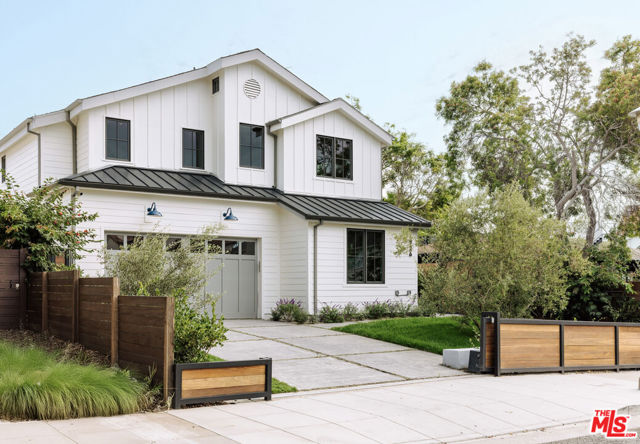 Property photo of 1726 Pier AV
