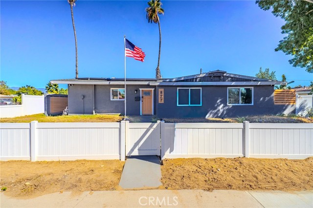 Property photo of 827 S Riverside
