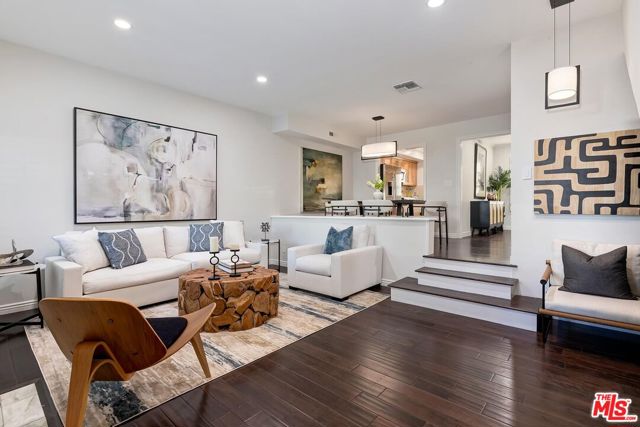Property photo of 808 Washington AV