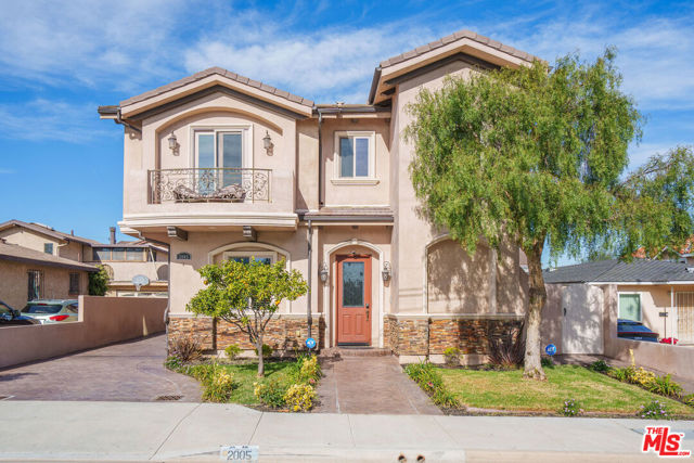 Property photo of 2005 Robinson ST