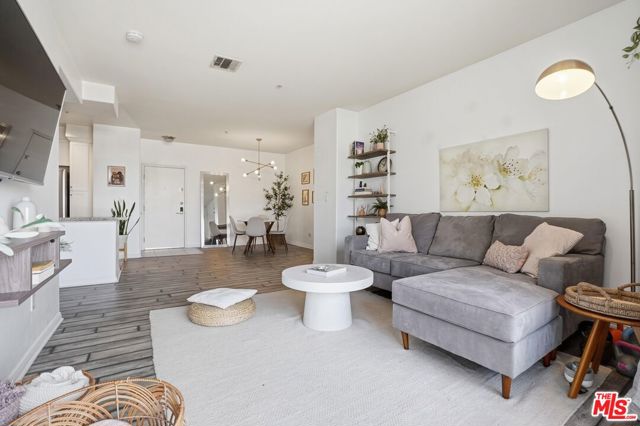 Property photo of 360 W Avenue 26