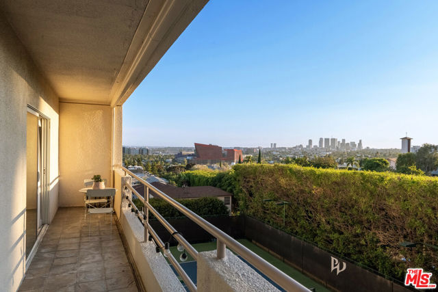 Property photo of 1131 Alta Loma RD