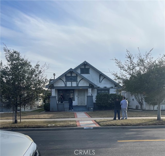 Property photo of 1490 W 51st ST