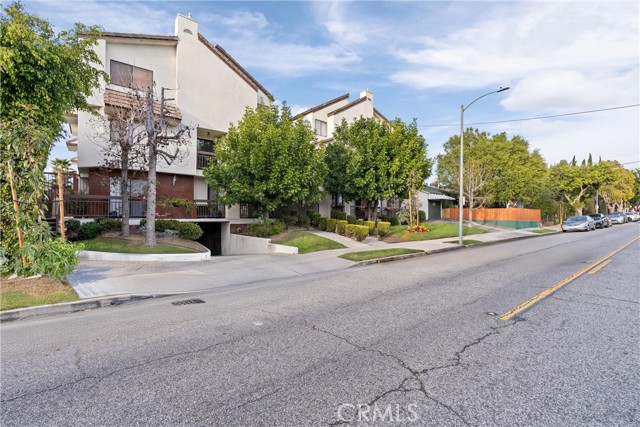 Property photo of 1247 E Wilson AV