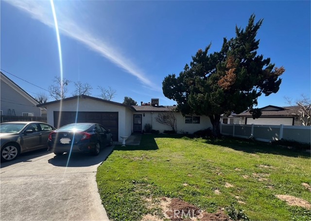 Property photo of 13376 Robin CT