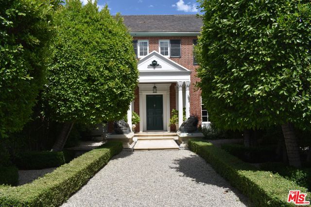 Property photo of 400 S Rossmore AV