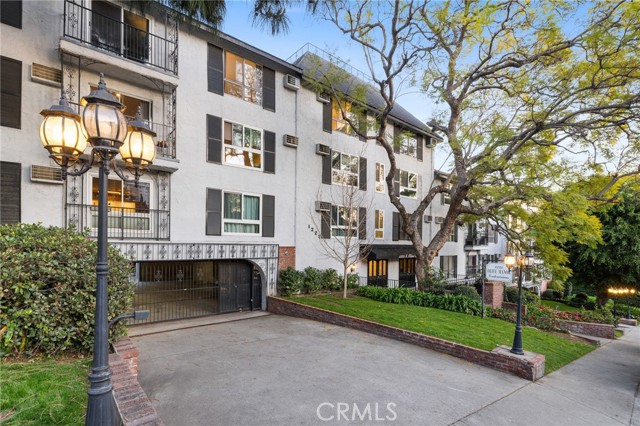 Property photo of 1222 N Olive DR