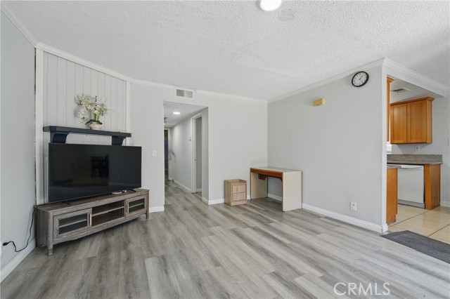 Property photo of 1657 E Kingsley AV